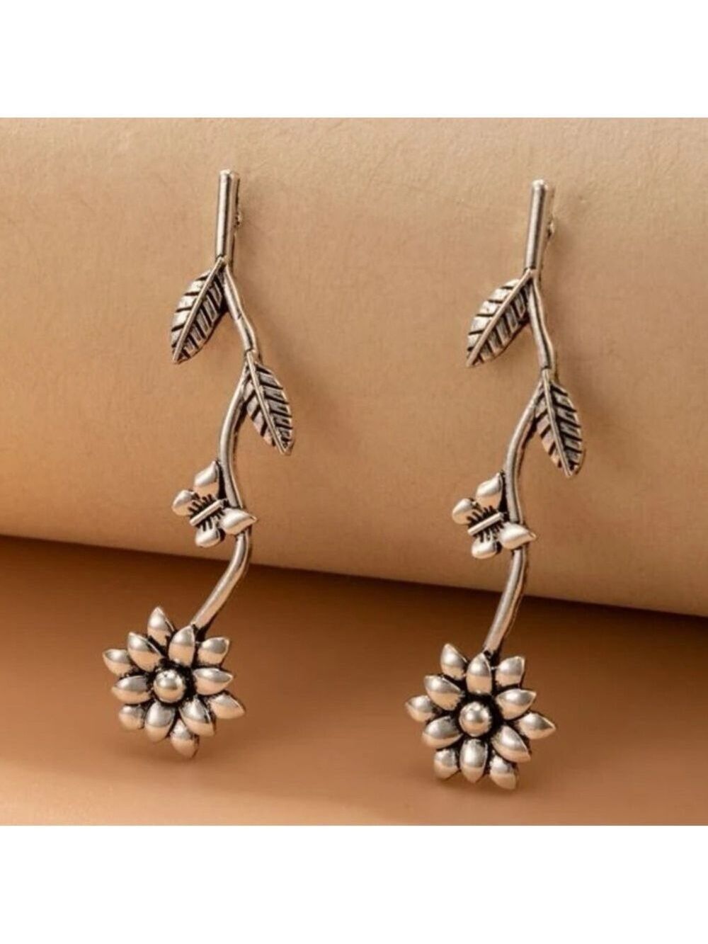 Long Stem flowers hanging dangle drop earrings 🌿